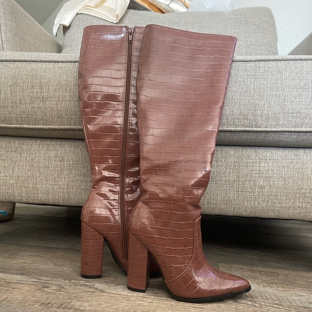 Calf Height Fall Heeled Boots